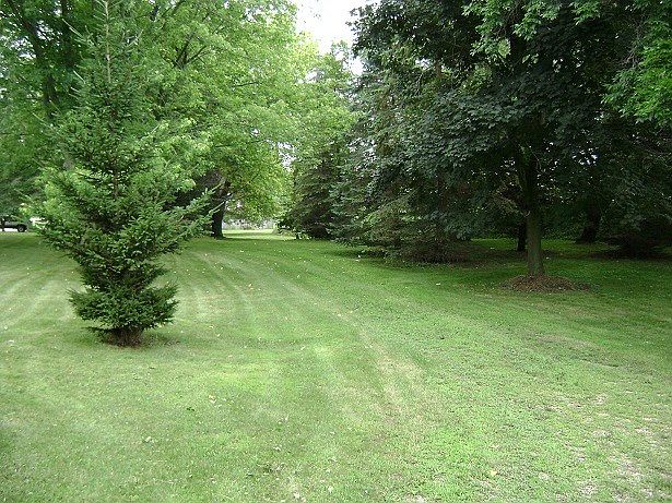 2nd image of 1209 River Rd