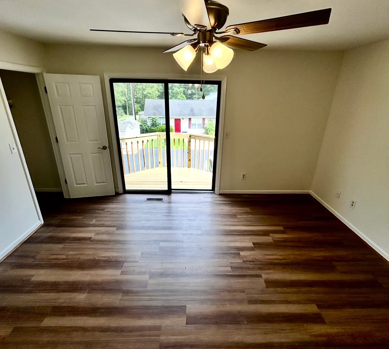2 bed, 1.5 bath, 1280 sqft, $1,500 — Photo 2