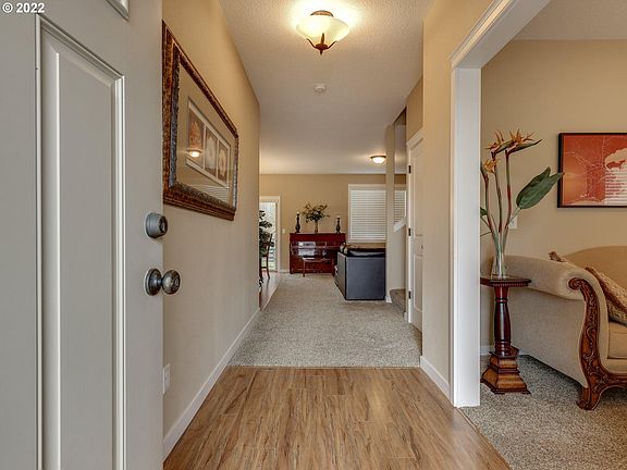 4th image of 5710 NE 62nd St