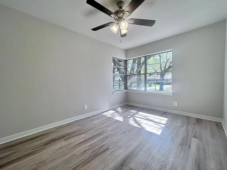 5901 Bretshire Dr — Photo 6