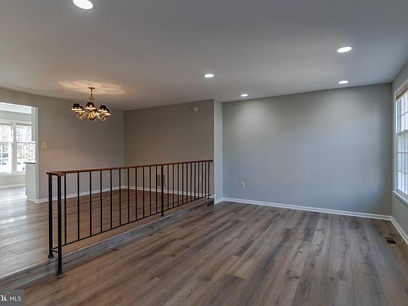 4th image of 7842 Butterfield Ln