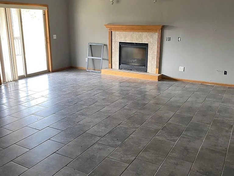 675 Clarence Ave — Photo 13