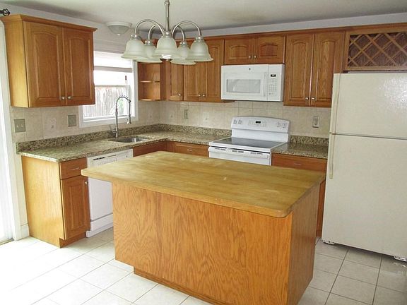 3rd image of 19D Orchard Ave #D