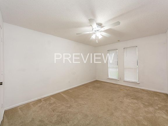 2nd image of 1001 N Park Dr