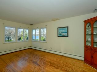 7 Seawanhaka Pl, Oyster Bay, NY 11771