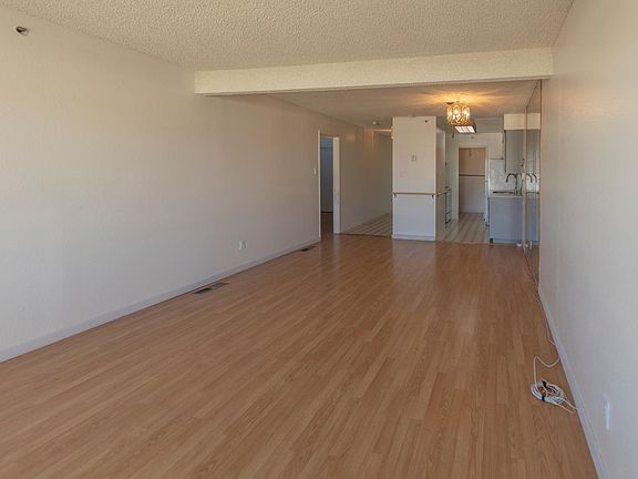 3rd image of 2367 Greendale Dr