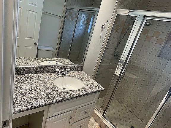 3rd image of 3121 Royal Oaks Dr