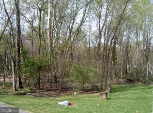 23 Emerald Dr, Falling Waters, WV