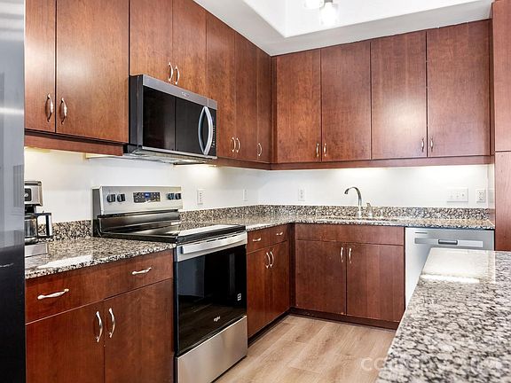 4th image of 4625 Piedmont Row Dr Unit 408