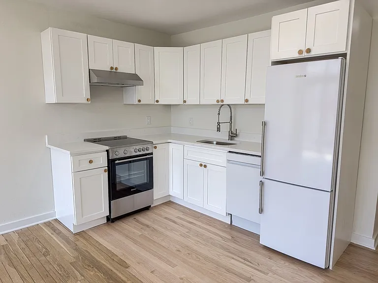 1936 Green St #2 — Photo 9