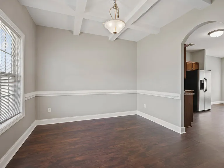 121 Feathers Ln — Photo 2
