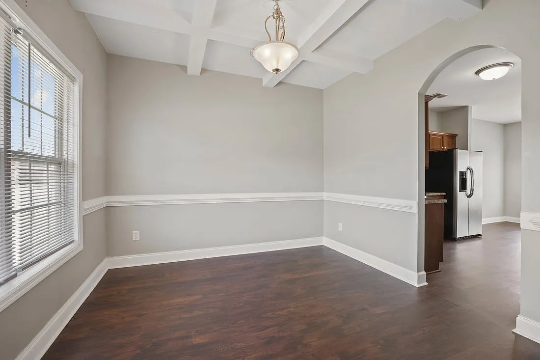 Building Photo - 121 Feathers Ln