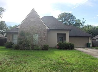 28967 Willow Lake Dr, Denham Springs, LA 70726