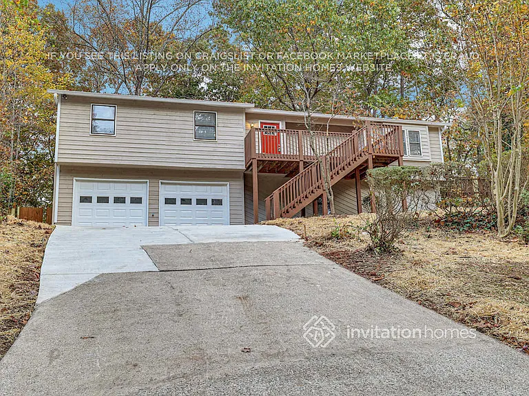 4040 Maxanne Dr NW — Photo 3