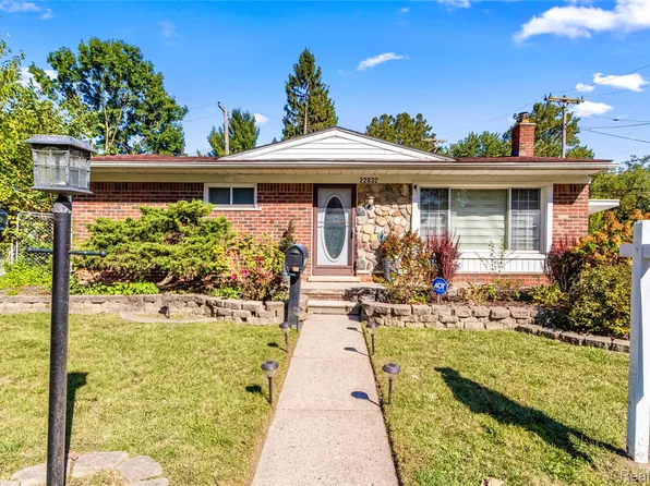 22832 S Brookside Dr, Dearborn Heights, MI 48125