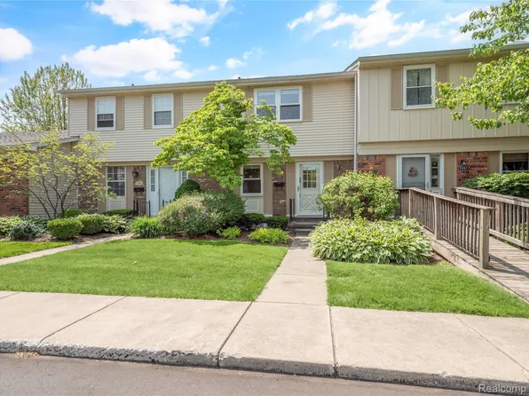 5345 Breeze Hill Pl, Troy, MI 48098