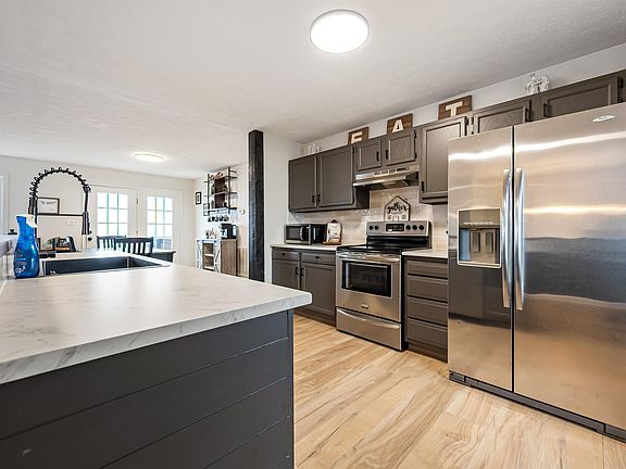 5th image of 50 Woodridge Dr