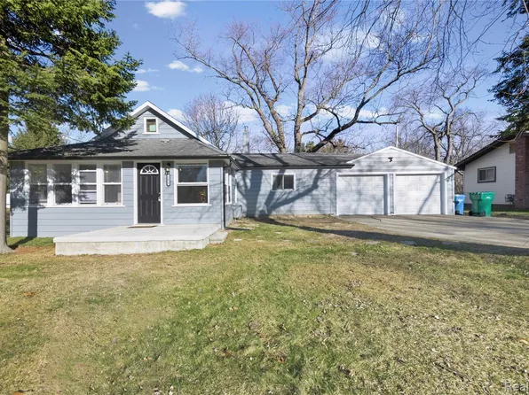 3575 Knollview Ave, West Bloomfield, MI 48324