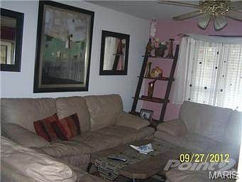 3rd image of 7135 Hollymont Dr