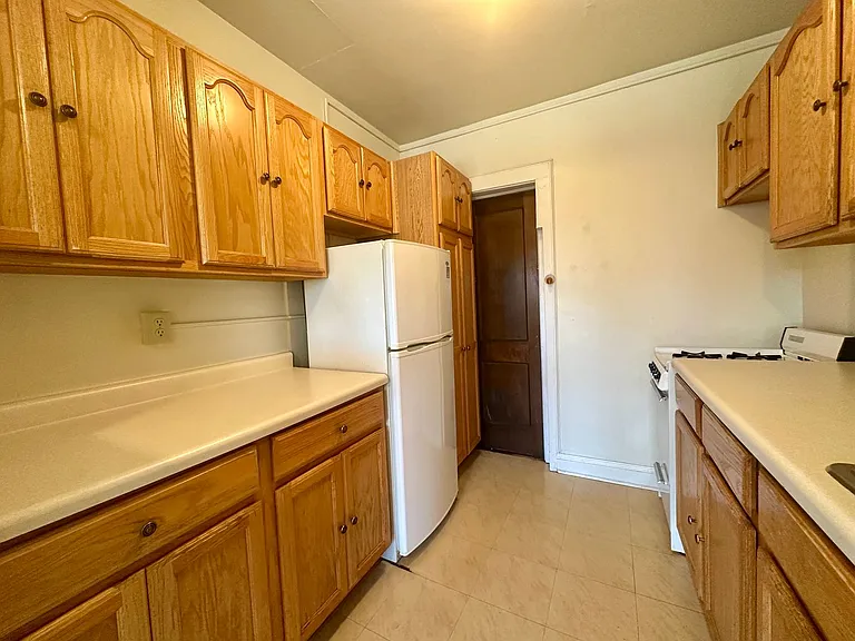 1725 E Park Pl — Photo 3