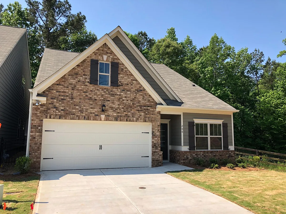 Building Photo - 208 Hickory Commons Way