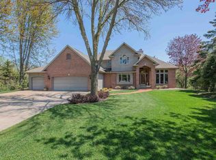 W2496 Brookhaven Ct, Appleton, WI 54915