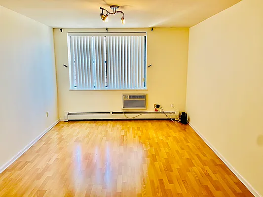 Rented by Carroll Gardens Realty | media 17