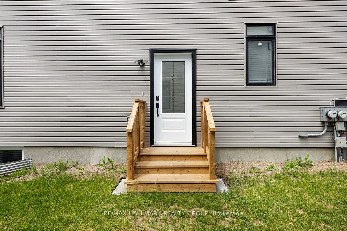 2 bed, $2,000 — Photo 2