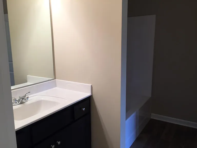 120 Forbes Dr #B — Photo 2