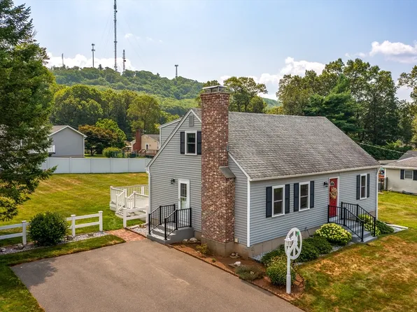 19 Sunrise Ter, Westfield, MA 01085