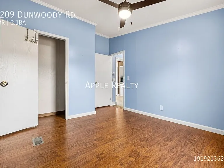 6209 Dunwoody Rd — Photo 12