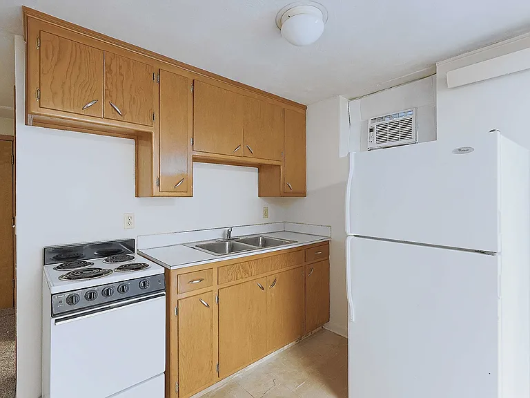 1731 E St #11 — Photo 10