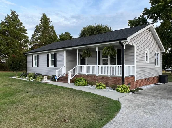 2705 Stageline Dr, Raleigh, NC 27603