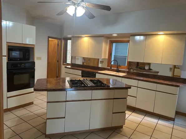 421 Poplar St #1, New Haven, CT 06513