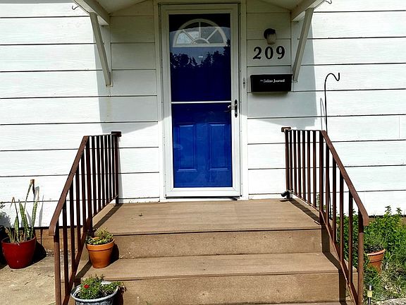 3rd image of 209 N Fairview Ave