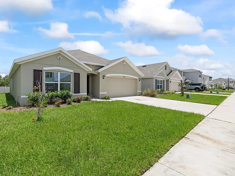 10663 Chippewa Dr — Photo 3