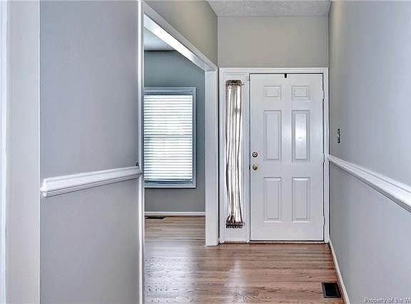 4th image of 901 Parchment Blvd
