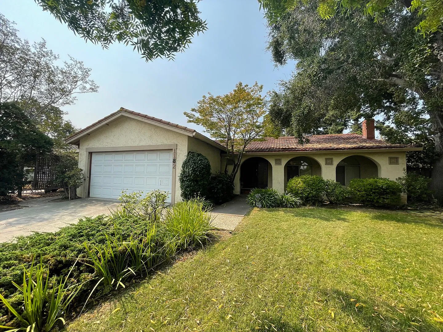 Spacious 4-Bedroom Spanish Style Home for Rent! — Photo 1