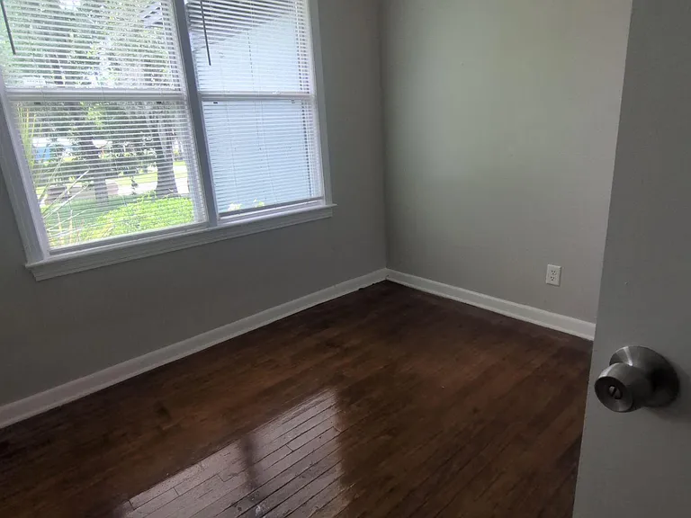 5217 Mays Dr — Photo 8