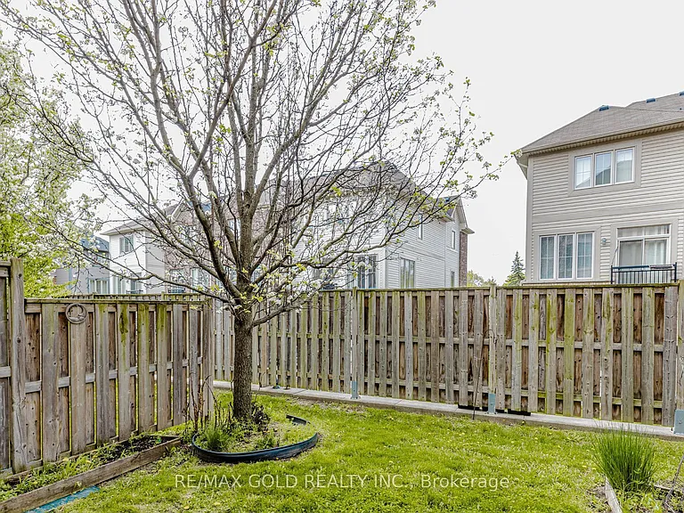 12 Cailiff St — Photo 43