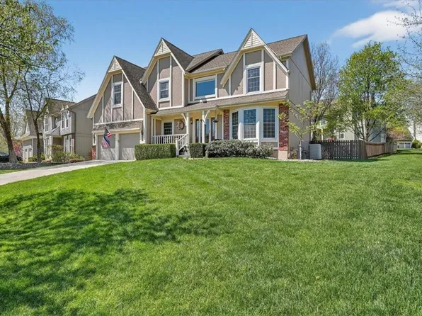 13162 England St, Overland Park, KS 66213