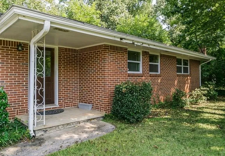 2790 Glenbriar Dr NE — Photo 14