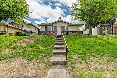 1st image of 11572 Quartz Dr APT 1