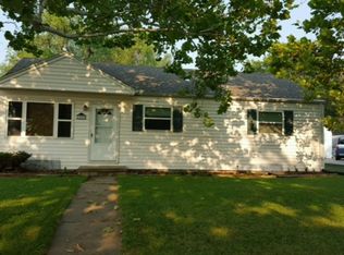 1250 SW Chatham Pl, Topeka, KS 66604