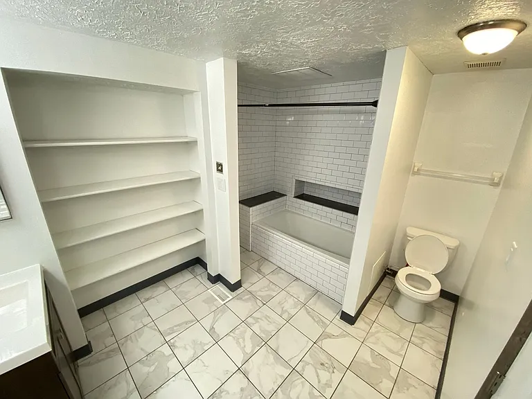 1669 Summit St #1675 — Photo 17