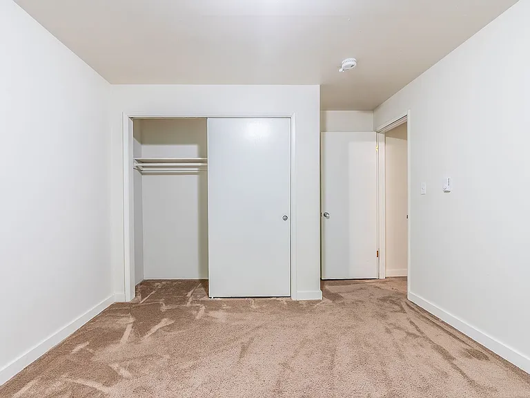 Mercer Park Apartments — Photo 12