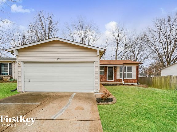2nd image of 1333 Kew Gardens Dr