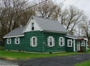 12 Jordan St, Presque Isle, ME 04769