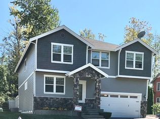 909 S 34th Pl, Renton, WA 98055