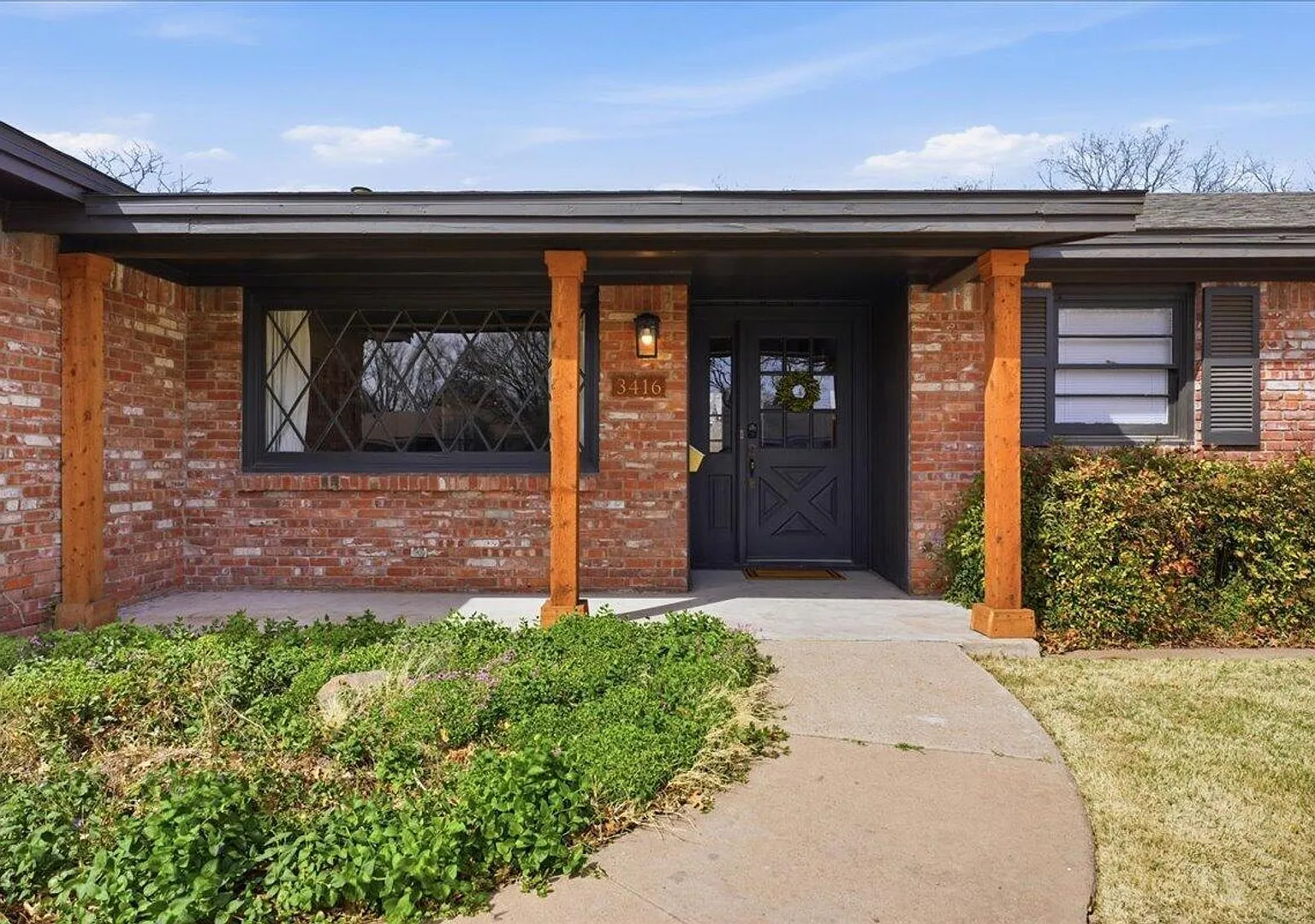 Charming one-of-a-kind 4 Bedroom Home — Photo 3